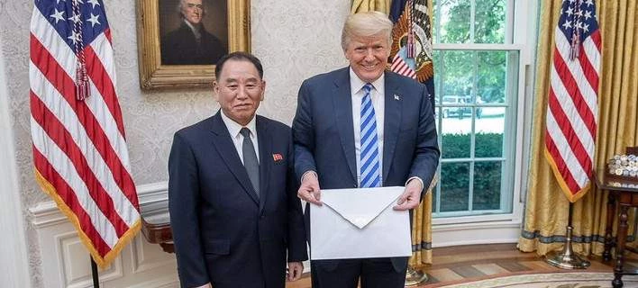 Τραμπ: Πολύ ωραία η επιστολή του Κιμ -8 λεπτά αργότερα: Δεν την διάβασα (βίντεο)